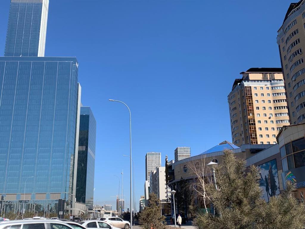 Квартира с видом на Abu Dhabi Plaza Астана Экстерьер фото