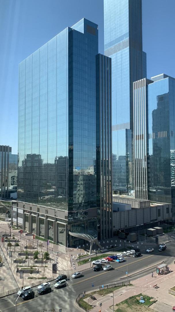 Квартира с видом на Abu Dhabi Plaza Астана Экстерьер фото